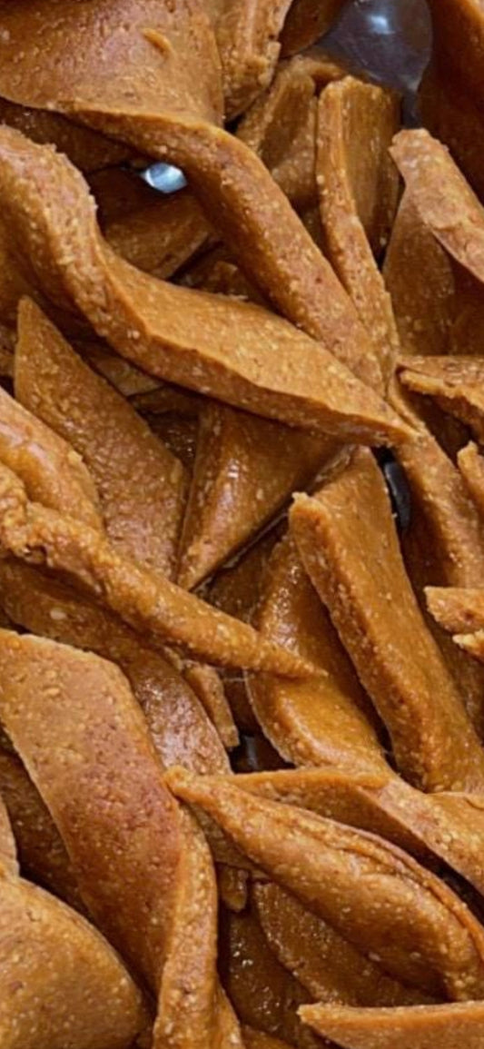 Sisi pelebe groundnut candy